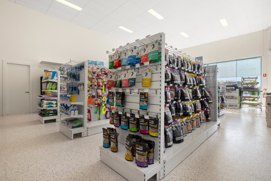 Display Solution For Convenience Store Using Gondola Shelving