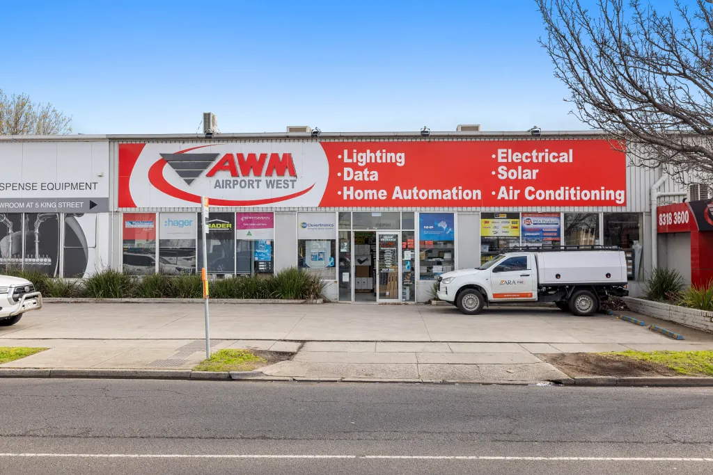 AWM Airport West trade warehouse in Melbourne, featuring a professional warehouse shelving fitout by Dinya Shop Fittings.